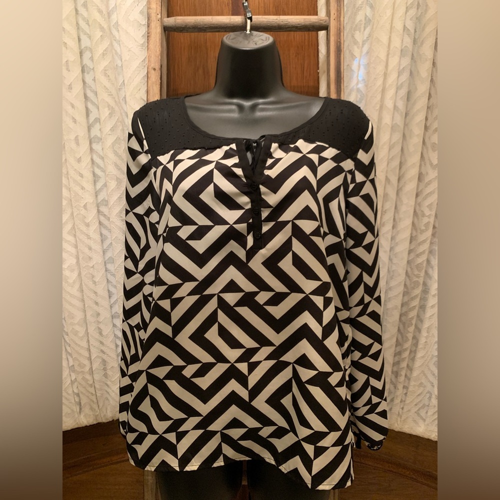 Guess Black and White Blouse